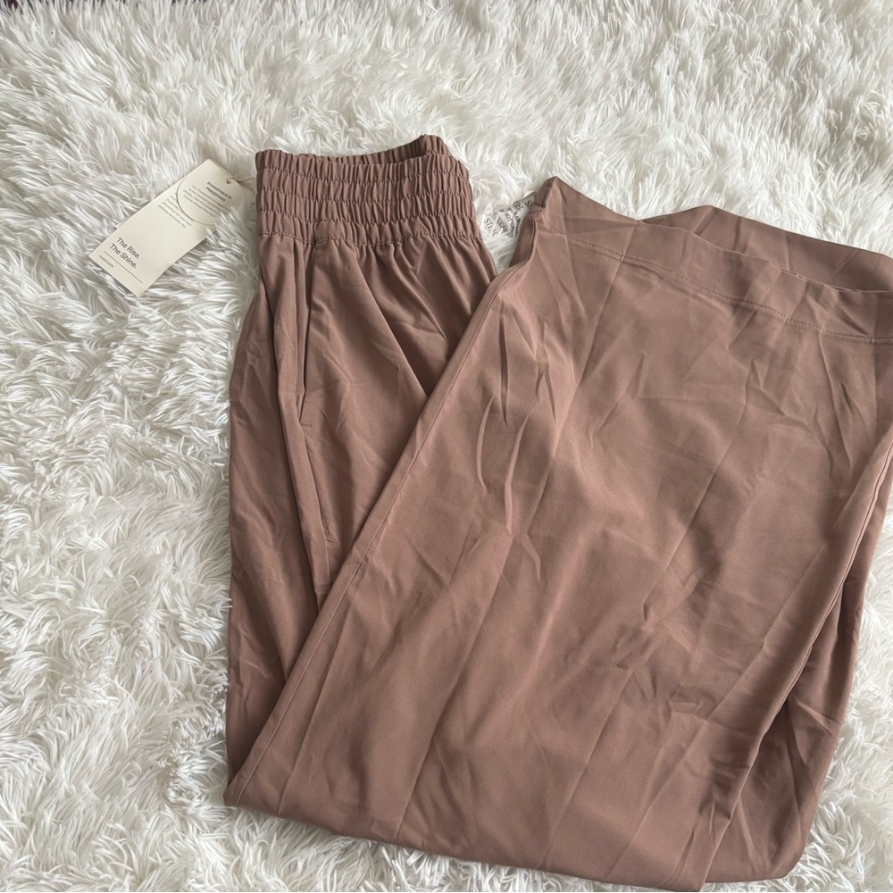 Vuori Women’s Villa Wideleg - Picture 6 of 9